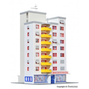 37120 (N) Kibri Жилой многоквартирный дом с магазином (набор для сборки)